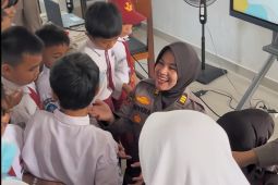 Jelang HUT ke-78, Polwan Polda Babel "Goes to School", edukasi pelajar cegah bullying-bahaya narkoba