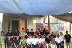 Bupati Buleleng apresiasi alumni SMA terus bantu warga sekitar yang kurang mampu