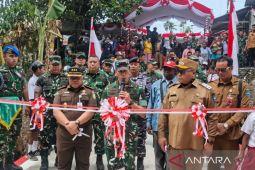 TNI rampungkan bangun 55 jembatan Merah Putih di Papua Barat