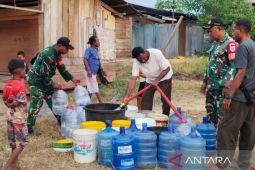 Kodim Manokwari suplai air bersih atasi kesulitan warga
