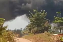 Diduga penampungan minyak Ilegal terbakar