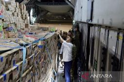 Seskab Teddy: instruksi presiden sangat jelas, logistik harus benar-benar sampai ke masyarakat