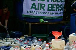 Pupuk Kujang distribusikan  32.000 liter air bersih ke daerah kekeringan