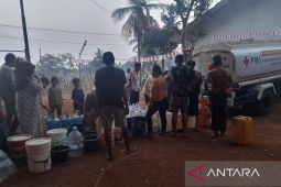 PMI Cianjur mendistribusikan 250 ribu liter air untuk 4.823 KK