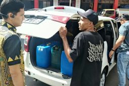 Polda Maluku tahan lima tersangka kasus penyalahgunaan BBM subsidi di SPBU