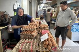 Telur jadi alternatif lauk warga di tengah kenaikan harga pangan