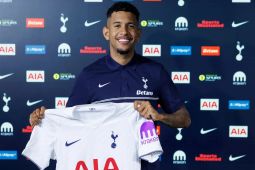 Savinho resmi datang ke Tottenham dari Manchester City, dan kenakan nomor 17 di Lilywhites