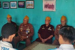 YBM PLN berbagi dengan keluarga veteran di bulan kemerdekaan