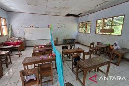 Bangunan rusak, jumlah siswa SDN Bangkuyung 2 Pandeglang menyusut
