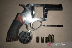 Baku tembak Pecah di Lampung Utara, satu DPO tewas tiga polisi terluka