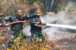 Kodim Manokwari kerahkan tim gerak cepat padamkan kebakaran di Anggresi