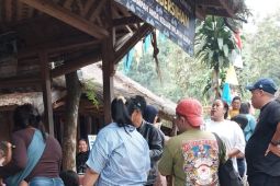 Yuk, wisata ke Badui sambil berburu durian