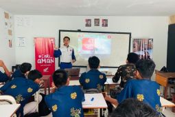 Asmo Kalbar gelar edukasi safety riding di SMKN 9 Pontianak