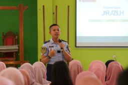 Imigrasi Blitar edukasi ke pelajar agar mampu kenali modus TPPO