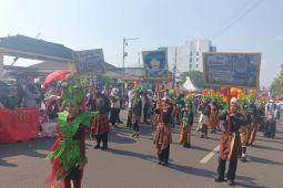 Kantong Semar jadi inspirasi, SDN 16 Pangkalpinang tampilkan keindahan nusantara di Karnaval HUT RI