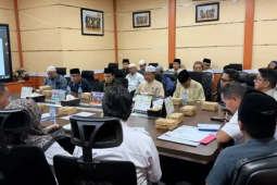 DPRD Paser bahas Raperda Fasilitasi Pesantren