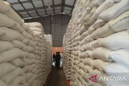Bulog Sorong datangkan 3.000 ton beras dari Pulau Jawa
