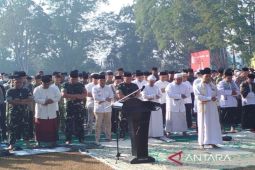 Gubernur Kalteng bersama masyarakat Kobar shalat Istisqa memohon turun hujan