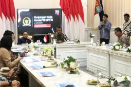 Komisi VII DPR-RI minta UMKM laporkan bank  yang wajibkan agunan KUR