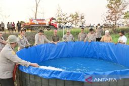 Polda Kalsel bangun 12 kolam bioflok dekatkan sumber air di lokasi karhutla