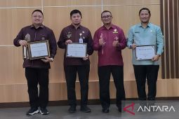 Pemkab Bone Bolango raih penghargaan penyaluran dana desa 100 persen