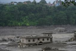 China menjelaskan reruntuhan gletser di Nepal pemicu banjir bandang
