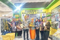 Plt. Bupati Tiorita Promosikan Produk Unggulan Langkat di APKASI Otonomi Expo 2026