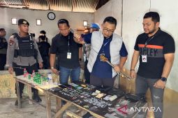 Polrestabes Medan gerebek rumah diduga sarang narkoba, enam orang ditangkap