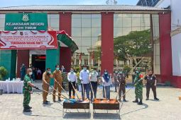 Kejari Aceh Timur musnahkan sejumlah barang bukti kejahatan