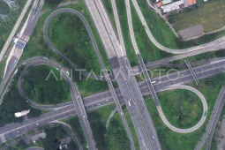 Mencari jalan tanpa harus membelah kota