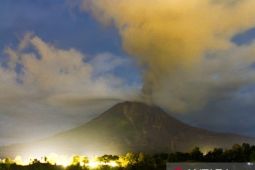 Gunung Sinabung Siaga, Pemkab Karo evakuasi warga dua desa