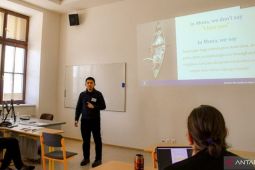 Dosen UNG presentasi hasil riset di Republik Ceko