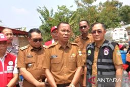Pemkab Bekasi distribusikan 30.000 liter air untuk warga Bojongmangu
