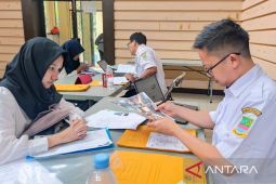 Kebupaten Bekasi punya  program Beasiswa Pasti Pintar