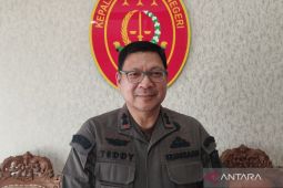 Kejari Kudus setorkan Rp977,87 juta hasil lelang barang rampasan ke kas negara