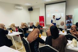 Peduli keluarga, Asmo Kalbar edukasi keselamatan berkendara ibu-ibu pengajian