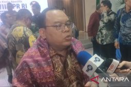 Saleh Partaonan Daulay : Jangan sampai masyarakat lebih mudah meminjam ke rentenir daripada ke bank