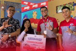 JNE Bogor wujudkan kepedulian sosial melalui penyerahan bantuan sarana belajar