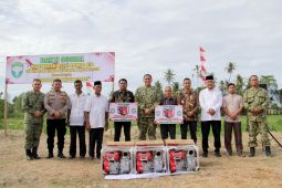 Bantu air petani Aceh Besar, Kodim 0101/KBA salurkan mesin pompa
