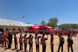 PMI bangun tenda belajar dan dukung rumah sakit lapangan pascagempa di NTT
