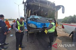Gegara kabut, dua bus terlibat kecelkaaan di  Tol Palindra Sumsel
