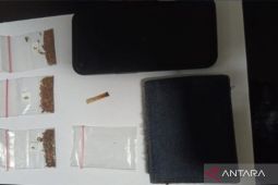 Polisi Bekasi tangkap pria bawa tiga paket narkotika sintesis