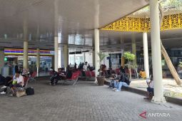 Penumpang di bandara Jambi pilih bertahan dampak pembatalan terbang