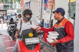 Pertamina Patra Niaga bagikan 8.100 porsi makanan pada Hari Pelanggan