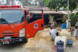 BPBD Dharmasraya distribusikan air bersih untuk daerah kekeringan