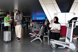 Bandara Husein ditutup akibat abu vulkanik Anak Krakatau, 1.365 penumpang terdampak