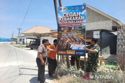 Tim gabungan lakukan penerangan keliling cegah karhutla di Pamekasan