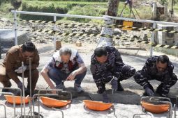 TNI AL beri kado spesial berupa jembatan buat warga Jampang Tengah Sukabumi