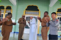 Pemkot Sorong bantu Rp100 juta rehabilitasi masjid di Pulau Doom