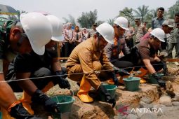 Bupati Paluta letakkan batu pertama pembangunan TK Negeri Pembina 1 Bahal